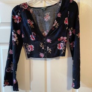 Wild Fable sz XS hook and eye floral top